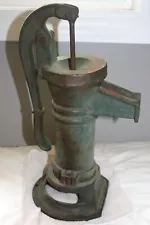 VINTAGE CAST IRON WELL WATER PUMP GREEN OUTDOOR 16" TALL HAND CRANK FARM GARDEN