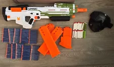 Nerf Gun UNSC Halo Infinite MA40 Motorised Blaster + 4 Clips 100 Darts + Mask