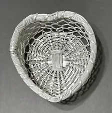 Aluminum Wire Woven Basket Heart Shaped Fruit Bread Vtg KMart Silver Tone Metal