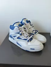 Men Reebok Pump Omni Zone II Basketball Shoes Size 10.5 White Blue Black IG7891