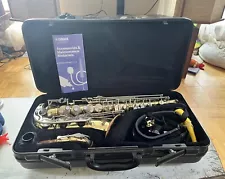 YAMAHA ALTO SAXOPHONE WITH ORIGINAL CASE MADE IN JAPAN