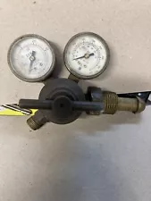 Compressed Gas Regulator With CO2 Argon Gauge