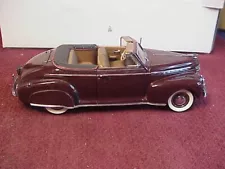 Danbury Mint 1941 CHEVROLET SPECIAL DeLUXE CONVERTIBLE Maroon LE- BOX & FOAM