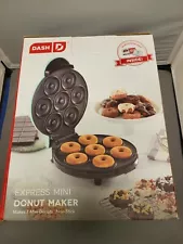 Dash Express Mini Donut Maker - DDM007GBAQ04 (Mint)