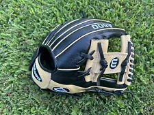 Wilson A500 Siren 11.5” Glove Softball Baseball F.P. A leather R-H 2000 WBWM100