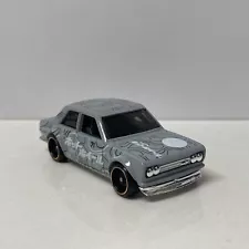 1971 71 Datsun 510 Bluebird Collectible 1/64 Scale Diecast Diorama Model