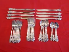 ONEIDA DELUXE "MONTE CARLO" STAINLESS DINNER SET - SERVICE FOR 8