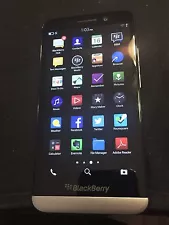 BlackBerry Z30 - 16GB - Black (Unlocked)+ 9/10 MINT CONDITION ---ON SALE !!