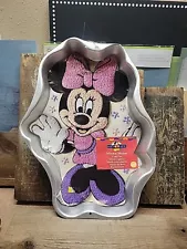 Wilton 1998 Minnie Mouse Aluminum Cake Pan #2105-3602