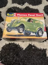 Revell Thames Panel Truck 1/25 New