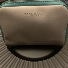 New COLE HAAN AMERICAN AIRLINES FIRST CLASS AMENITY KIT TOILETRY BAG Silver/Teal