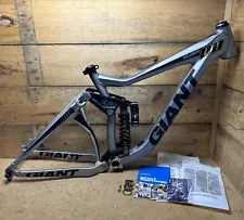 2011 Giant Glory 00 Full Suspension DH MTB 17” Medium Frame 8.0 Maestro