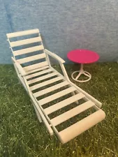 Barbie Sized Outdoor Patio Furniture Chaise Lounge & Side Table Pink/White NEW