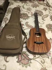 Taylor BT2 Baby Mahogany Acoustic Guitar w/ Orig Gigbag - Mint Condition