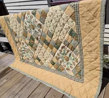 Handmade quilt for single bed/yellow,gold,green