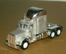 1/85 Scale Peterbilt 379 Diecast Tractor Unit Truck with Sleeper Cab - Toy # 637