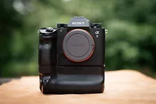 Sony Alpha A9 Body Used in Perfect Condition + Meike Battery Grip