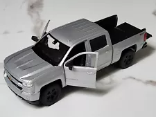 Welly Silver 2017 Chevy Silverado Pickup Truck Z71 #24083 1:24 Model Collectible