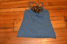 WOMEN'S TOP up for BID. SIZE L TRUNK SALE!