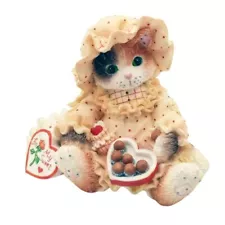 Calico Kittens Figure Holding Chocolate Vintage Sweets For the Sweet 1995 155470