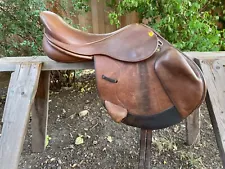 Revere monoflap jump saddle 17"