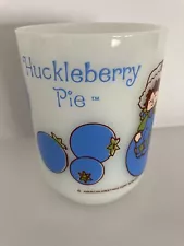 Vtg Huckleberry Pie Mug Anchor Hocking Milk Glass 1980 Strawberry Shortcake