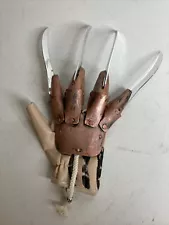 A Nightmare on Elm Street: Freddy Krueger Plastic Glove BY Rubies II