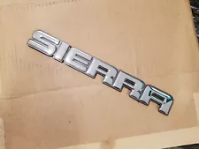 2002 03 04 05 2006 GMC Sierra Truck Rear Tailgate Emblem Badge OEM - 15755397