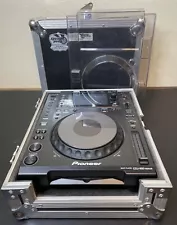 Pioneer CDJ-900 nexus Multi-Player Pro DJ Turntable w/Road Case + Decksaver