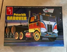 AMT 75906 Peterbilt 352 Pacemaker COE Tractor 1:25 Model Kit Factory Sealed