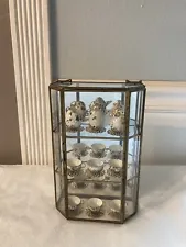 Vtg Mirrored Etched Glass & Brass Small Curio Cabinet With Mini Bird Egg Tea Set