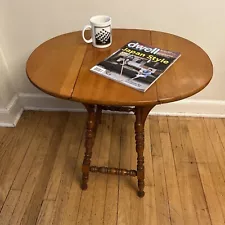 Antique Small Oval Butterfly Drop Leaf Maple Spindle Leg Table Farmhouse Country