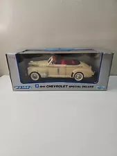 1941 Chevrolet Special Deluxe - Convertible Die Cast Car WELLY 1:18 #9862W NEW