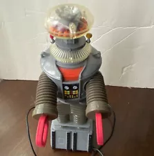 Vintage 1998 LOST IN SPACE New Line Space Productions WORKING Robot B9 10.5"