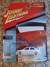 JOHNNY LIGHTNING CLASSIC GOLD 2004 MITSUBISHI LANCER EVOLUTION WHITE LIGHTNING⚡