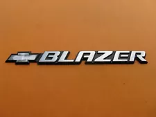 95 96 97 98 99 00 01 02 03 04 05 CHEVROLET BLAZER EMBLEM LOGO BADGE SIGN A28994