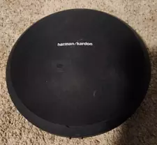 Harman Kardon Onyx Studio Wireless Portable Speaker Works. Missing legs