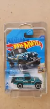 2020 Hot Wheels Super Treasure Hunt '67 JEEPSTER COMMANDO + Protector Case