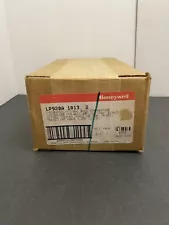 HONEYWELL LP920A1013 PNEUMATIC INTEGRAL BULB TEMPERATURE CONTROLLER FOR WELLS