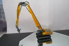 UNKNOWN MFR RUBBER TRACKED PLASTIC EXCAVATOR W/MATERIAL HANDLER SQUEEZE GRIP!