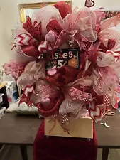 Kisses Valentine Wreath