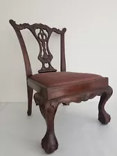 Elegant Antique Chippendale Chair, Cabriole Legs, Claw-and-Ball Feet, 1750s 26”