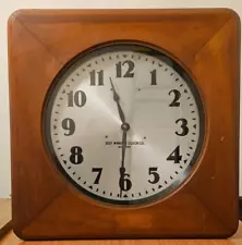 Vintage Self Winding Clock Co New York-Synchronize 21 Inch Wood Case Wall Clock