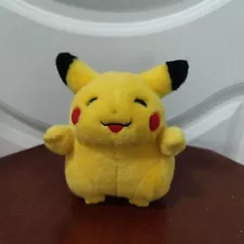 Rare Vintage Pokémon Smiling With Raised Hand Pikachu Tomy Soft Plush Nintendo