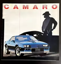 CAMARO Chevrolet 1982 Car Sales Brochure Folder 18 PAGES Z28, RS, IROCZ