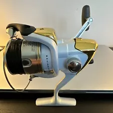 SHIMANO STRADIC 2500FH SPINNING FISHING REEL JAPAN