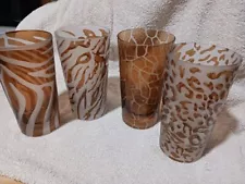 Etched glassware with animal prints. Set of 4.