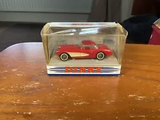 MATCHBOX DINKY COLLECTION - Chevrolet Corvette 1956 #DY-23