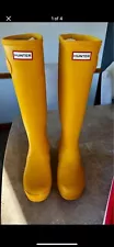 Hunter Tall boots 8 women Yellow NIB