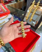 Beautiful 18k Gold Plated Unisex Cuban Chain Bracelet For Sale